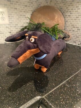 Secret Life of Pets Buddy the Weiner Dog Plush 18.5"
